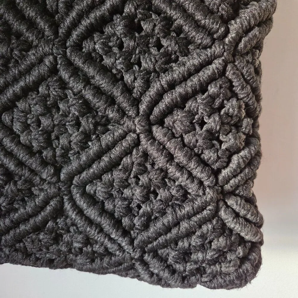 BEAUTIFUL VINTAGE BLACK THICK BRAIDED /WOOVEN BAG LARGE